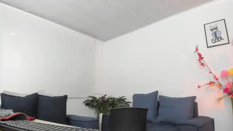 melaniie_roussel online show from October 2025 01:17:02 AM