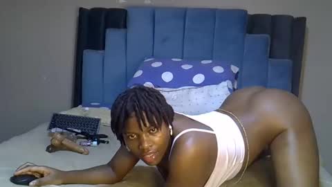 Snapshot of melanin_moon chatting on May 2026 11:22:02 PM Moon online show from May 2026 11:22:02 PM