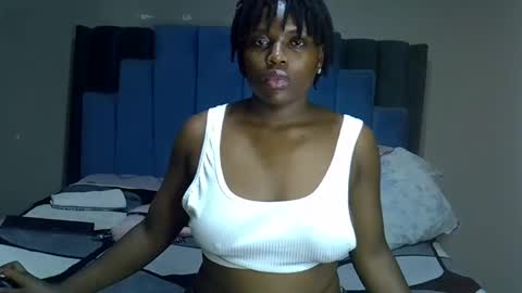 Snapshot of melanin_moon chatting on May 2026 02:08:02 AM Moon online show from May 2026 02:08:02 AM