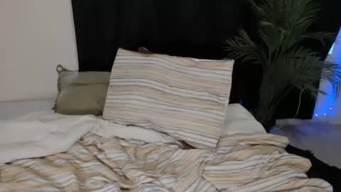 melaninmelanix online show from January 2025 05:28:01 PM