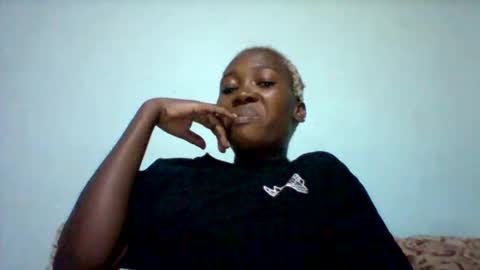 melaninndriping online show from October 2025 05:50:02 PM