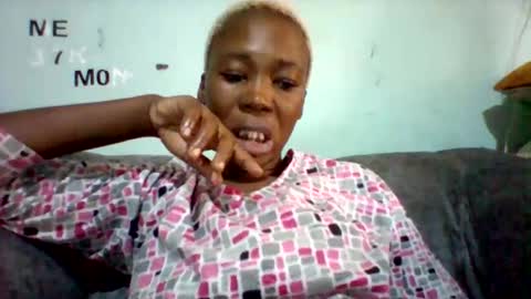 melaninndriping online show from November 2025 09:33:02 AM