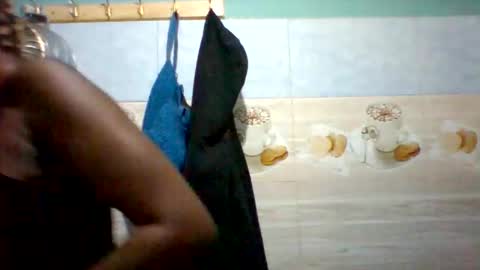 melaninndriping online show from November 2025 07:16:02 PM