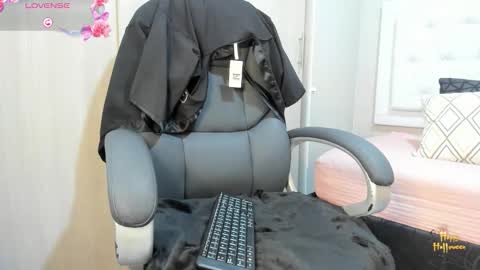 Melany online show from October 2025 12:06:01 PM