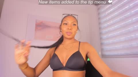melanyriz online show from June 2026 10:11:02 PM