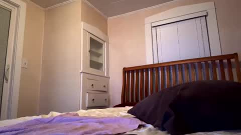 Tan lines online show from January 2026 03:43:02 AM