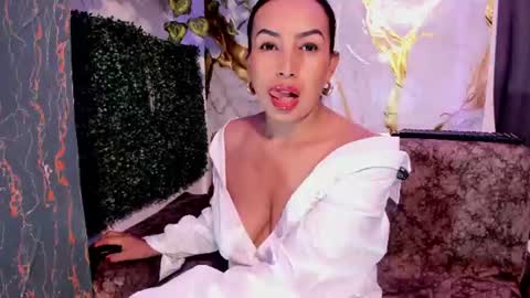 Snapshot of meleekxxx chatting on June 2026 08:11:02 PM MeleekXXX online show from June 2026 08:11:02 PM