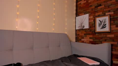 melifresita online show from December 2024 09:19:01 PM