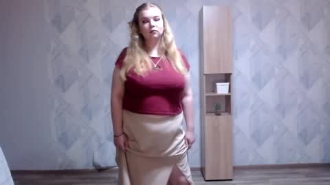 Snapshot of melina_beauty chatting on May 2026 08:38:02 PM Melina online show from May 2026 08:38:02 PM
