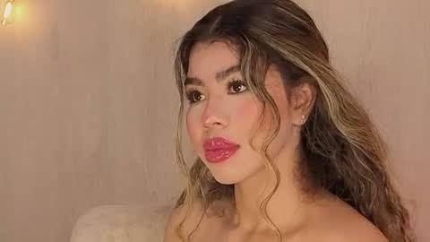 Snapshot of melina_ferrer1 chatting on July 2026 01:42:01 PM EI online show from July 2026 01:42:01 PM