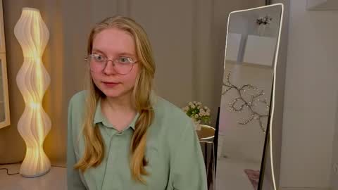 Snapshot of melindaventuri chatting on March 2026 07:14:01 PM Alice - online show from March 2026 07:14:01 PM