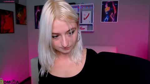 Melisa online show from October 2025 07:14:01 PM