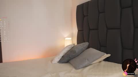 Snapshot of melisalopezz chatting on September 2025 12:43:02 PM On vacation until Monday online show from September 2025 12:43:02 PM