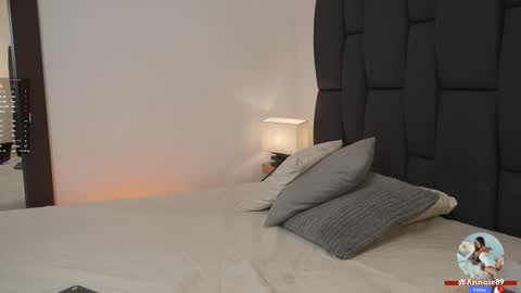 Snapshot of melisalopezz chatting on November 2025 12:04:01 PM On vacation until Monday online show from November 2025 12:04:01 PM