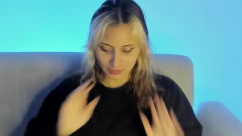 Snapshot of melissa_noir chatting on February 2026 08:38:01 AM melissa_noir online show from February 2026 08:38:01 AM