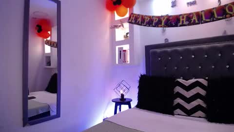 Snapshot of melissa_rhodes chatting on October 2025 09:13:01 PM Melissa online show from October 2025 09:13:01 PM