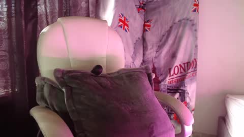 Lau   online show from December 2024 08:29:01 PM