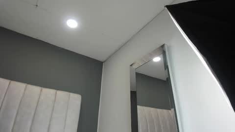 M E L I S S A  online show from January 2025 12:13:02 PM