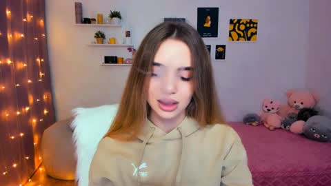 Tessa online show from February 2025 09:49:01 PM