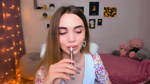 Tessa online show from February 2025 09:57:01 PM