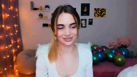 Tessa online show from February 2025 01:19:01 AM