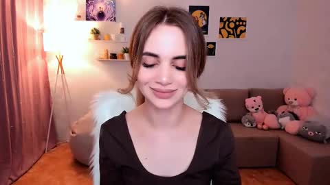 Tessa online show from March 2025 08:32:01 PM