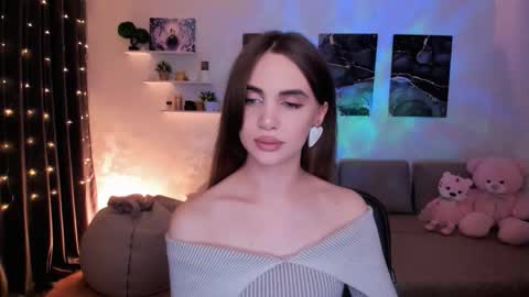 Tessa online show from October 2025 09:59:02 PM