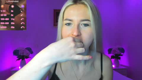 Mellina online show from December 2024 09:45:01 PM