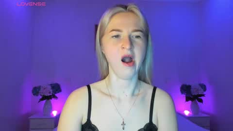 Mellina online show from March 2025 09:40:02 PM