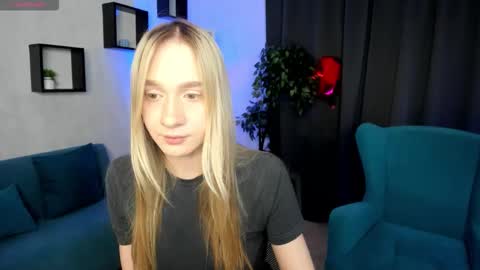 Snapshot of mellliissadrream chatting on March 2026 01:12:02 AM mellliissadrream online show from March 2026 01:12:02 AM