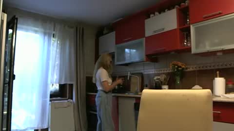 Melly online show from September 2025 07:08:02 AM