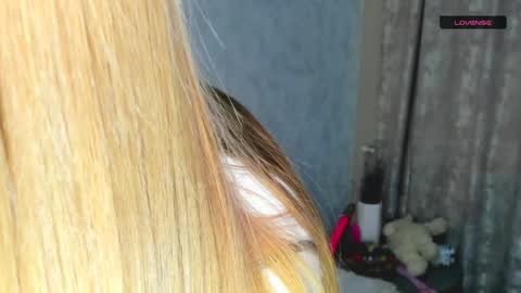 MelMooon online show from January 2025 02:14:02 PM