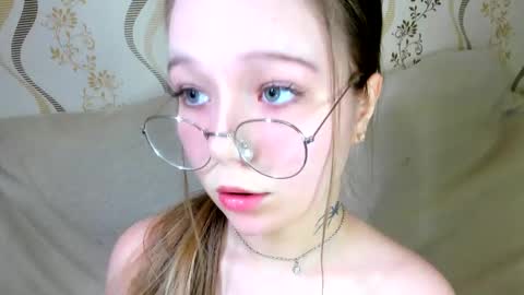 MelMooon online show from January 2026 12:24:01 AM