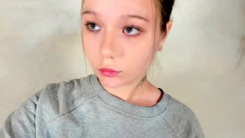 MelMooon online show from February 2026 10:42:01 AM