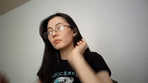 Snapshot of melodeehayden chatting on April 2026 11:19:02 AM Nika online show from April 2026 11:19:02 AM