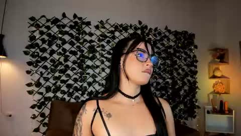 melody_cute10 online show from July 2026 01:50:01 PM