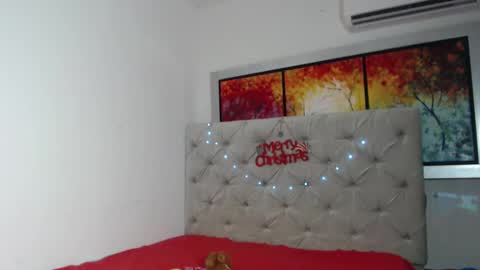 melody phillips online show from December 2024 11:53:02 PM