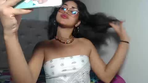 melody phillips online show from September 2025 02:30:02 PM