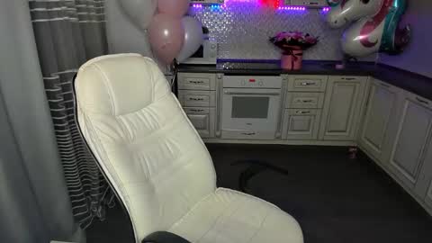 Snapshot of melodyoflovee chatting on January 2025 06:42:02 AM Kaylie online show from January 2025 06:42:02 AM