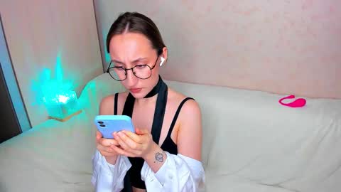 Snapshot of melodyoflovee chatting on November 2025 06:29:01 PM Kaylie online show from November 2025 06:29:01 PM