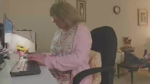 Melody online show from October 2025 12:27:01 PM