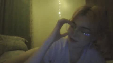 Snapshot of melted_l chatting on October 2025 10:06:02 PM krinzhulya online show from October 2025 10:06:02 PM