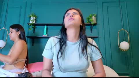 Maelly online show from June 2026 07:01:02 PM