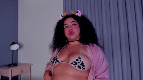  Memphis Williams  online show from October 2025 03:00:02 PM