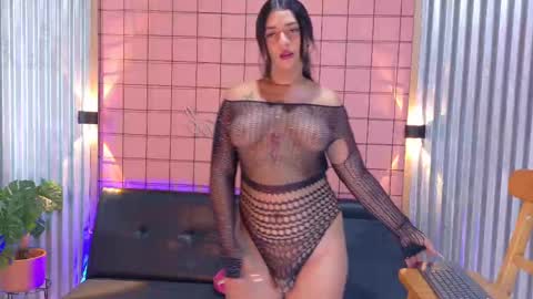 Snapshot of mensia_hernandez chatting on September 2025 01:25:02 PM Princess Mensia online show from September 2025 01:25:02 PM