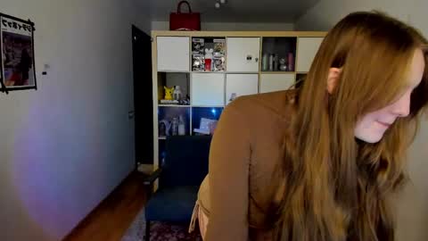 Snapshot of meow_k1tty chatting on April 2026 04:39:01 AM Flora Next stream November 17th at 6 GMT online show from April 2026 04:39:01 AM