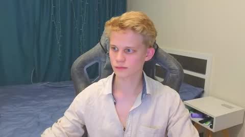 Mickey online show from October 2025 03:01:01 PM