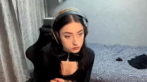 Luly online show from November 2025 09:14:02 PM