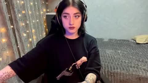 Luly online show from November 2025 09:30:02 PM