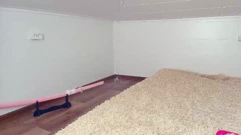 meowroslava online show from December 2025 12:11:02 PM